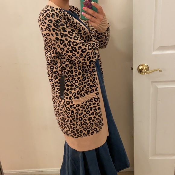 Nicole Miller leopard print cardigan. Xs - Picture 7 of 8